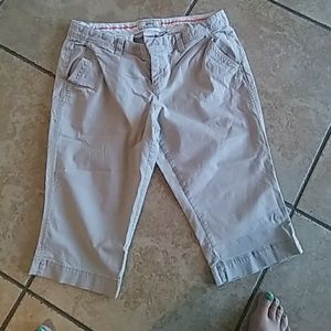Khaki "perfect Capri's" from Old Navy size 12